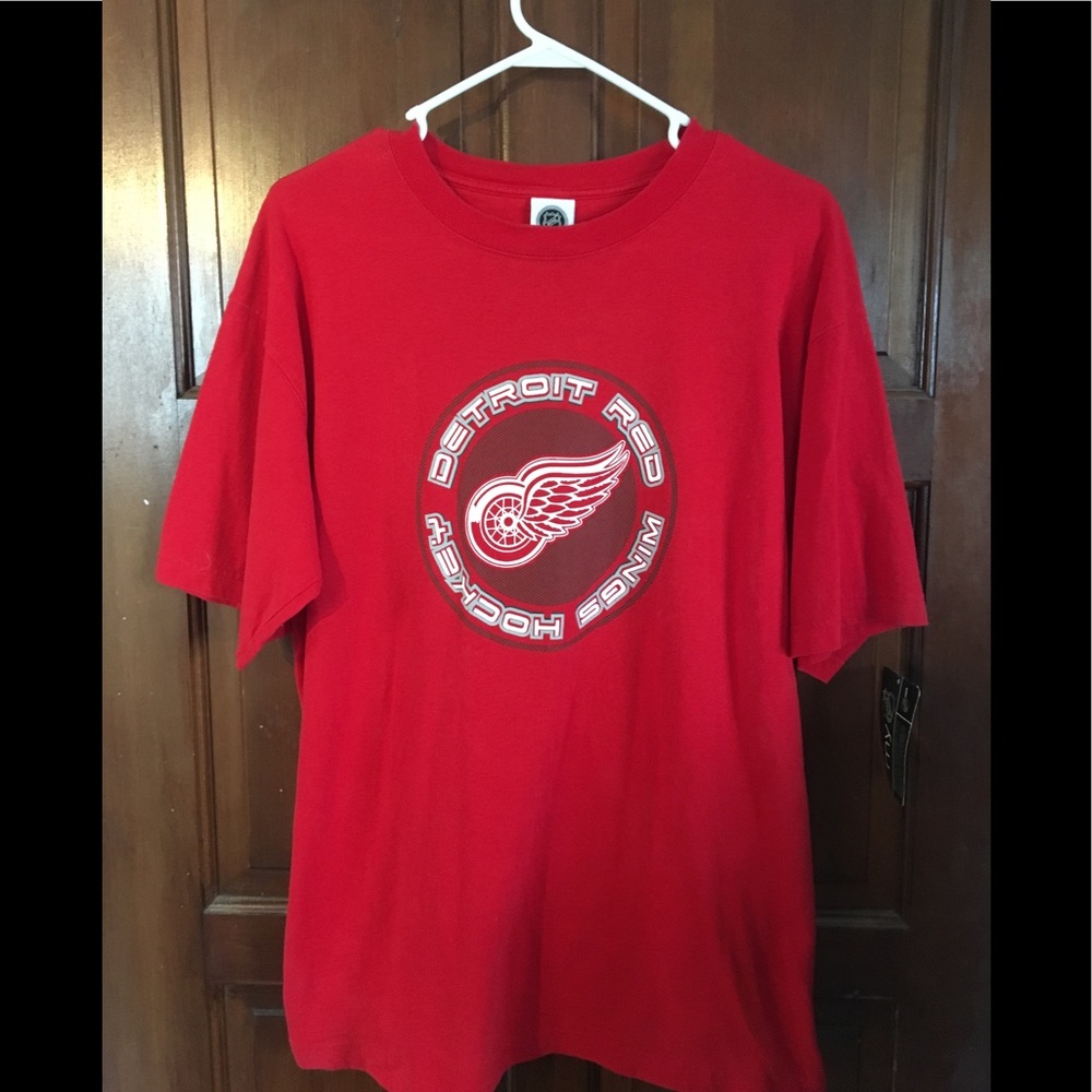 Detroit Redwings OFFICIAL NHL t-shirt Size L